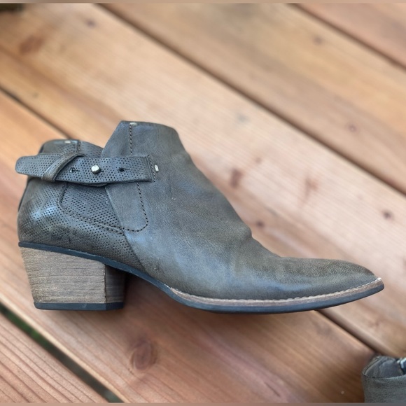 Dolce Vita brown leather ankle booties - Picture 5 of 9